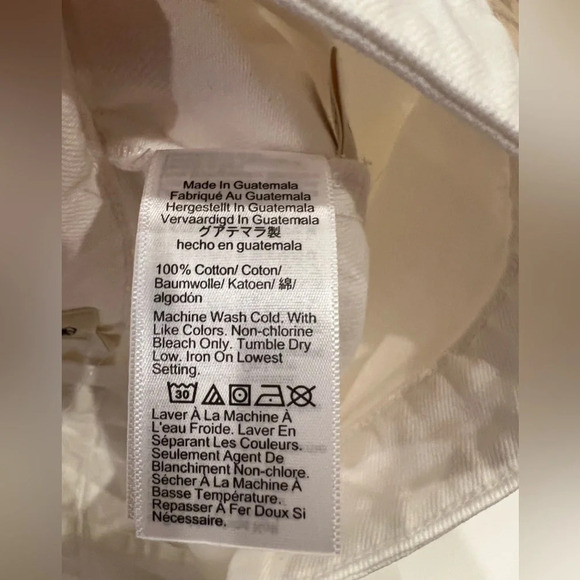 NWT Madewell Denim High-Waist Straight
Mini Skirt in Tile White
Size 25 - Picture 8 of 10